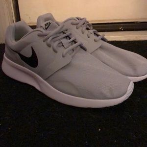 Brand New! Mens Nike Tanjun Shoes